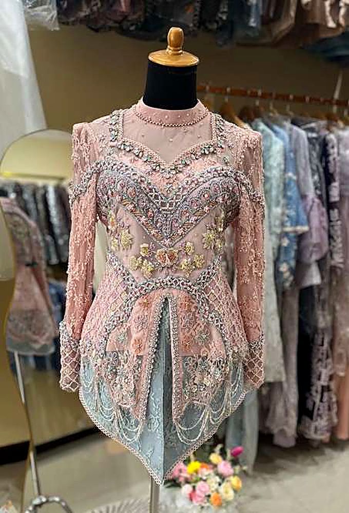 Kebaya Marie Pink Powder