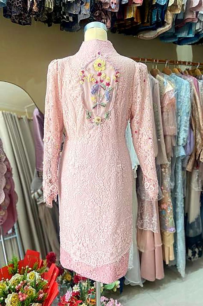 Kebaya Banda Artha Pink