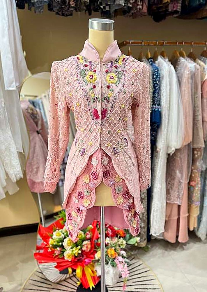 Kebaya Banda Artha Pink