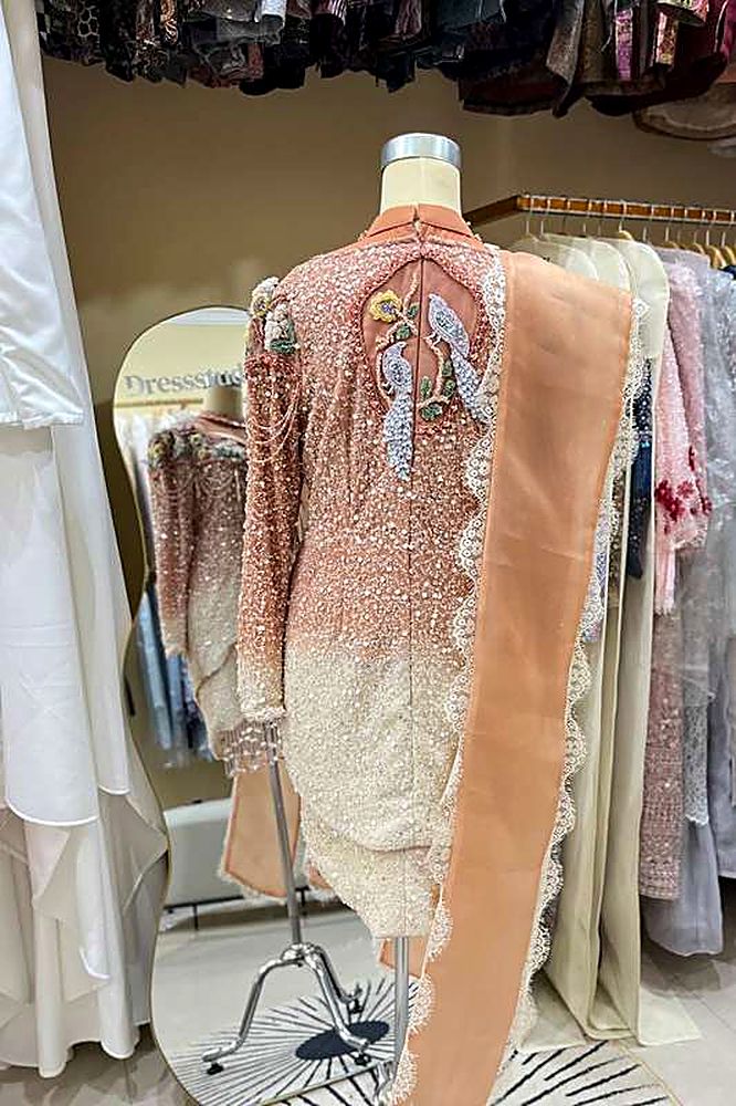 Kebaya Lilies Sunset Peach