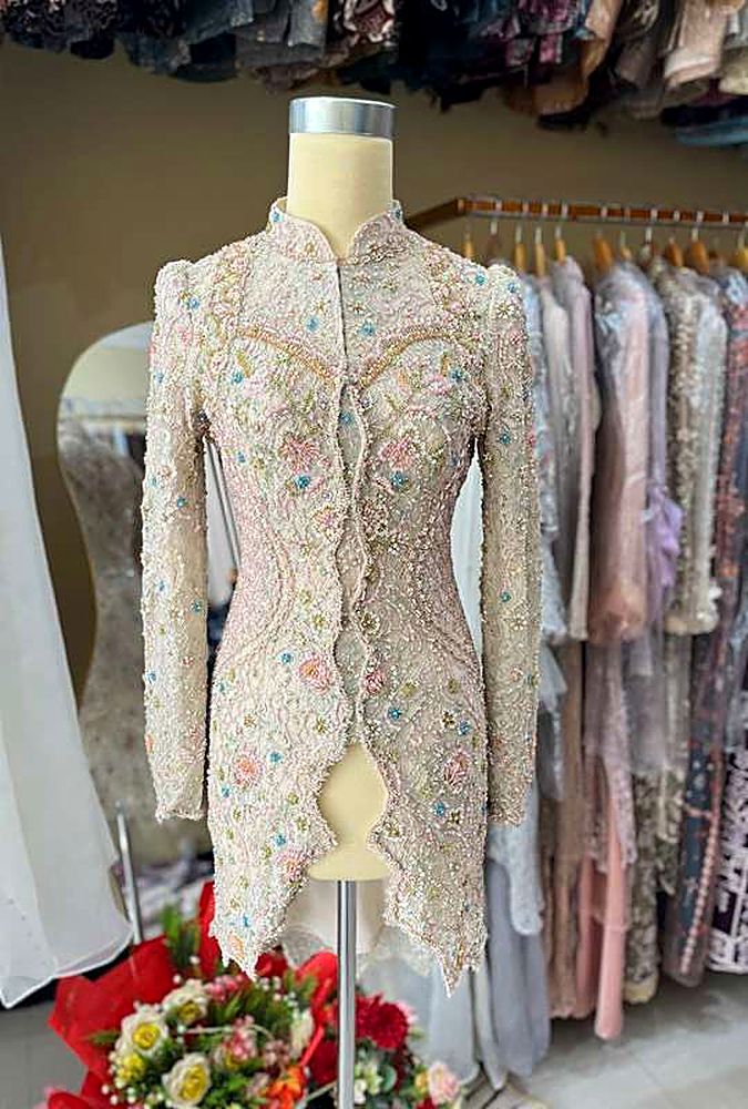 Kebaya Kaluna Cream Beige