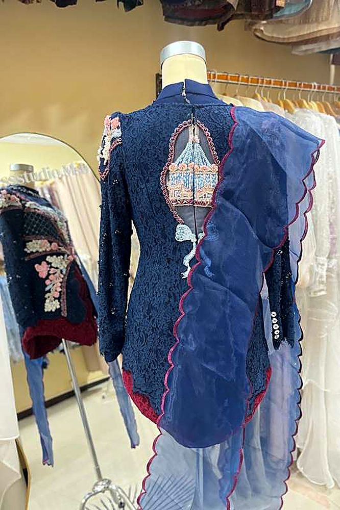 Kebaya Songbird Repose Navy