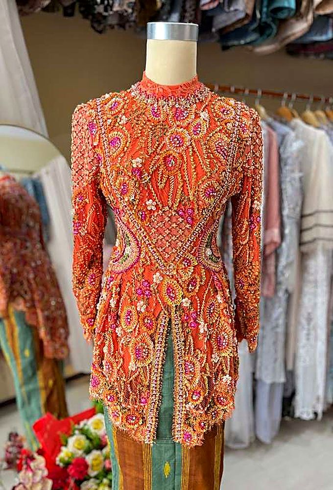 Kebaya Faine Teracotta