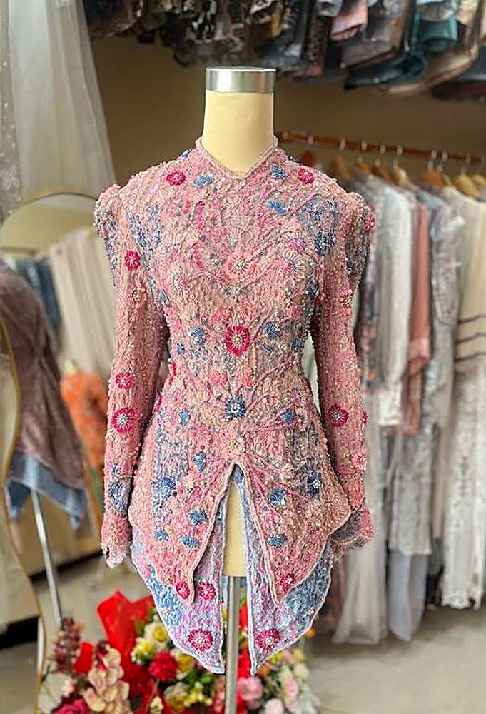 Kebaya Pratiwi Pink