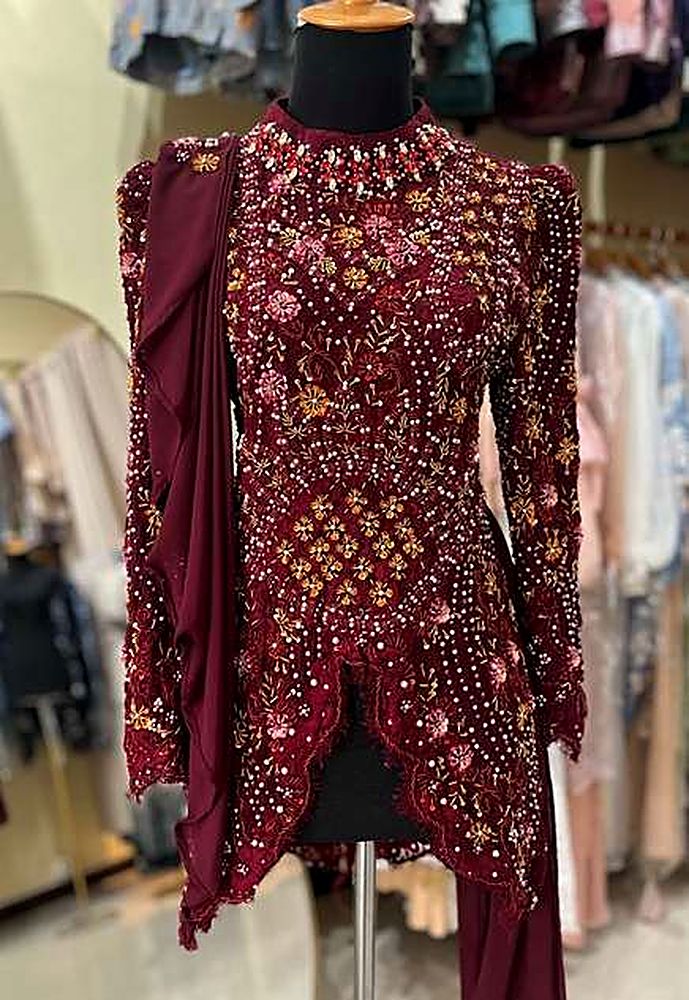 Kebaya Shakira Maroon