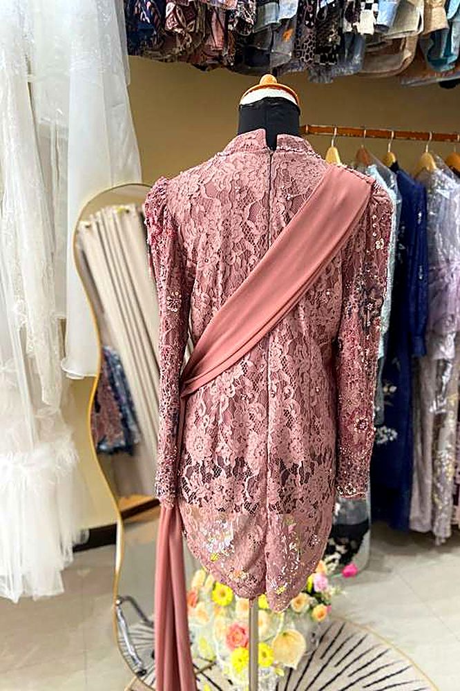 Kebaya Amizah Pink Salem