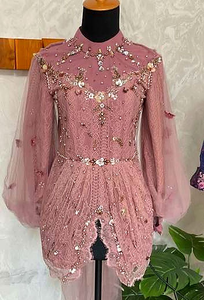 Kebaya Tania Bishop Marsala