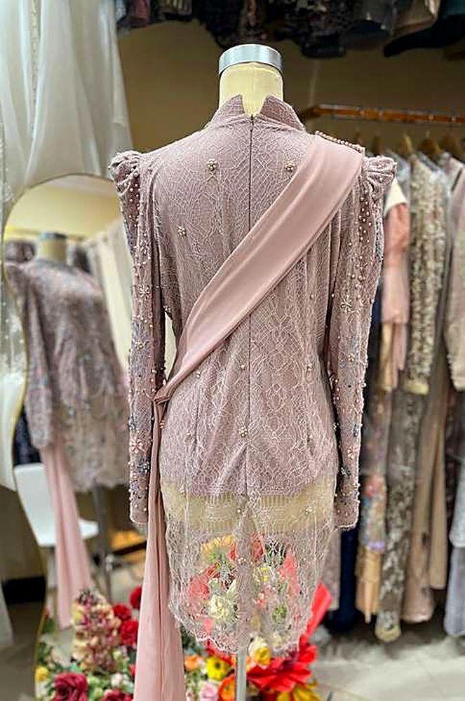 Kebaya Laina Pink