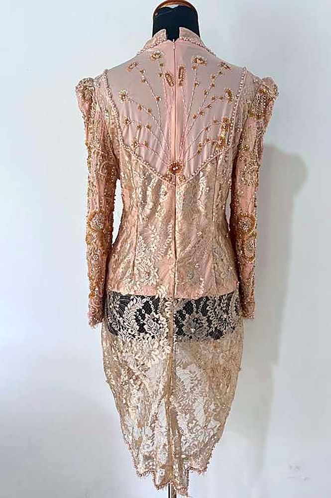 Kebaya Clara Peach