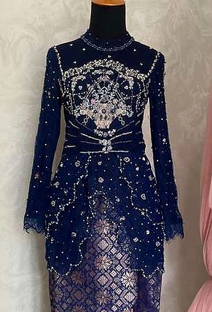 Kebaya Lili Detachable Navy